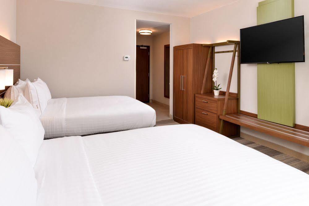 Holiday Inn Express Hotel & Suites Byron By Ihg Екстериор снимка