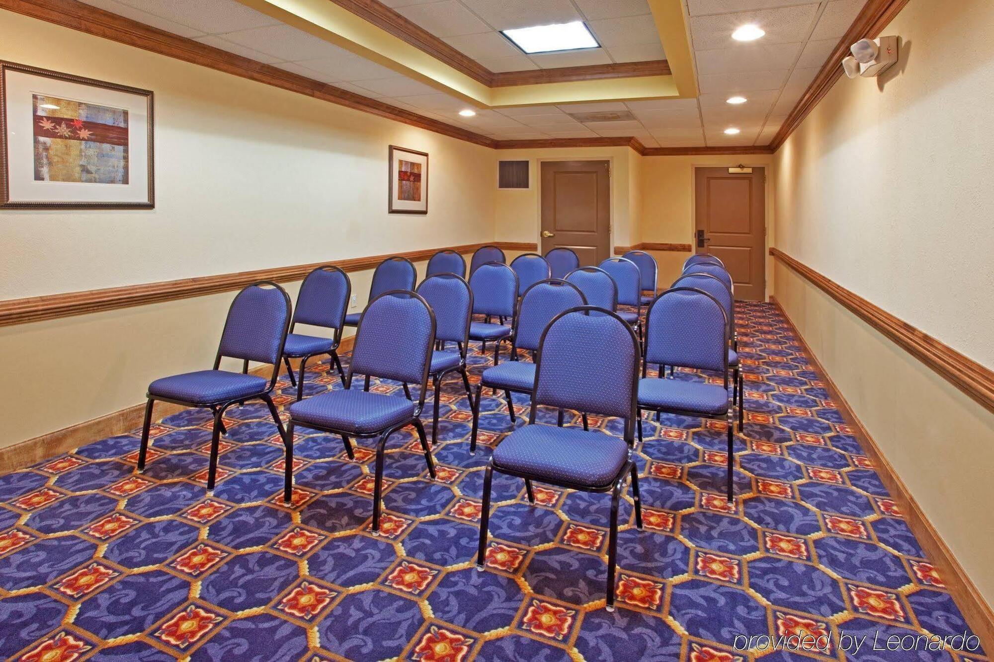 Holiday Inn Express Hotel & Suites Byron By Ihg Екстериор снимка