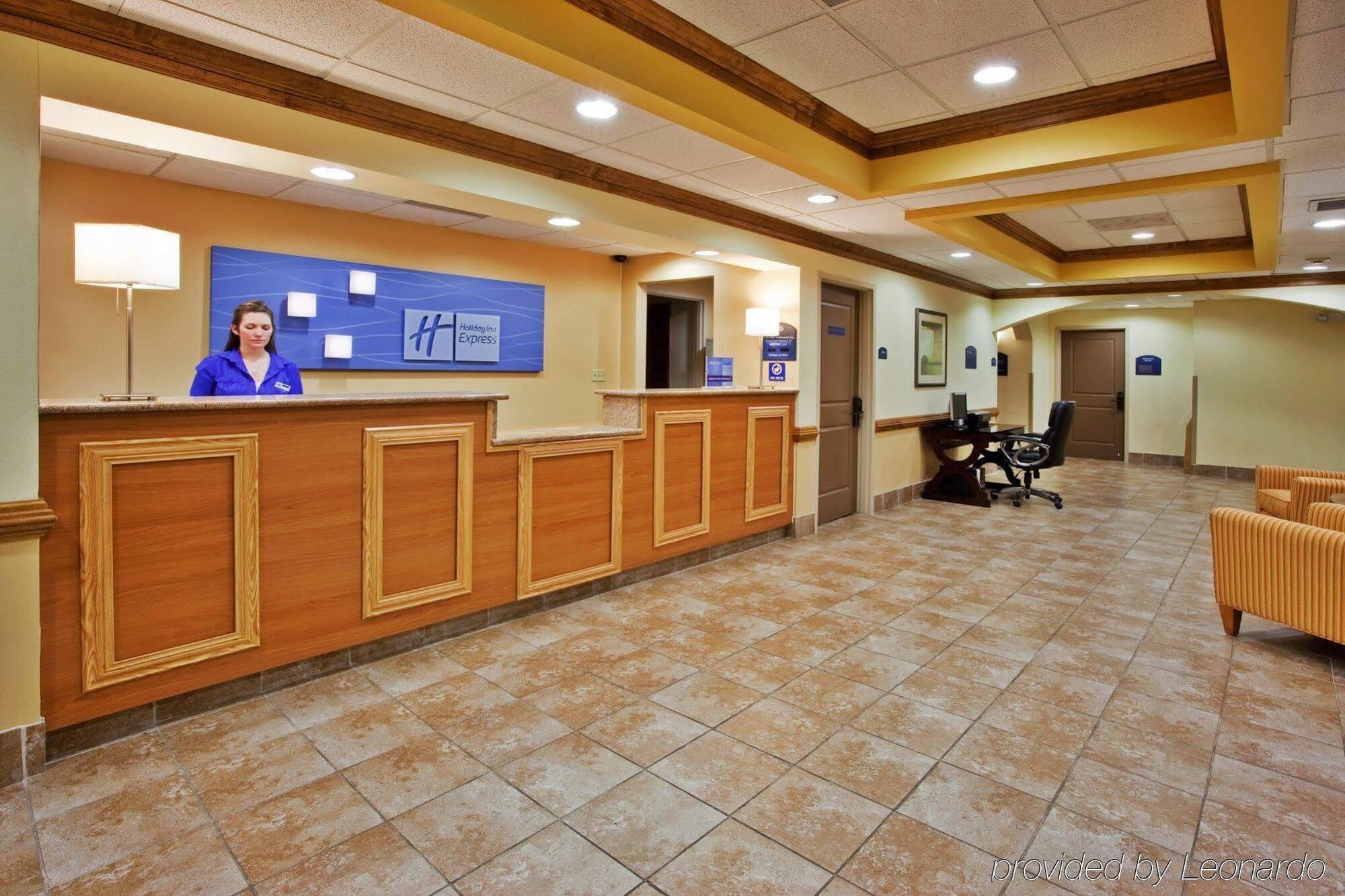 Holiday Inn Express Hotel & Suites Byron By Ihg Екстериор снимка